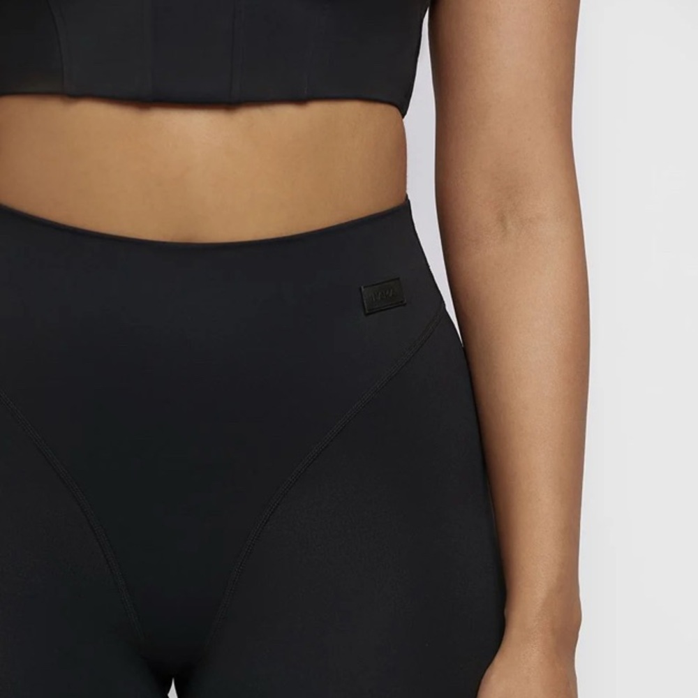 NAMA Body Butter Contour Black Leggings (Small)